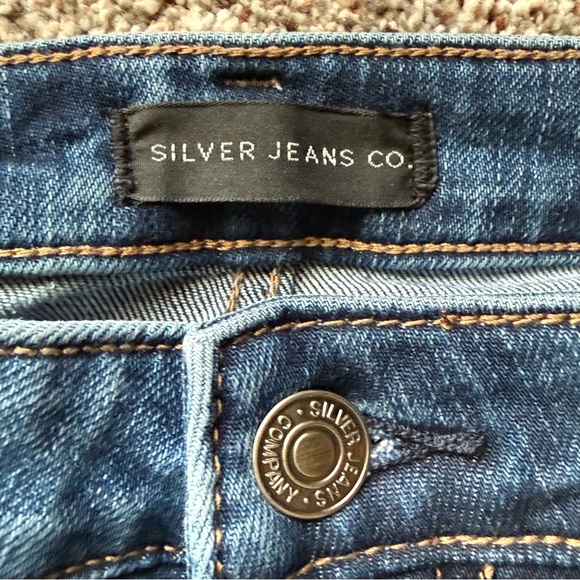 Silver Jeans Blue Distressed Beau Patches faded Denim 29 x 28.5 womens - Picture 7 of 12